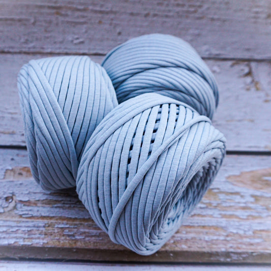 T-shirt yarn for crocheting baskets, bags, rugs and home decor. Bulky Yarn Silver blue