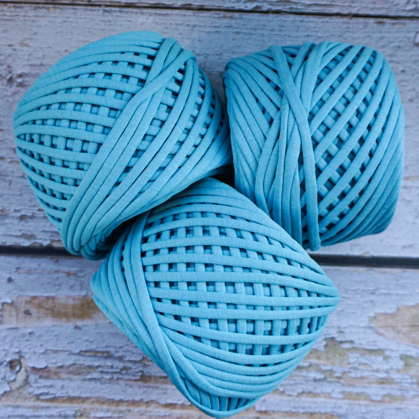 T-shirt yarn for crocheting baskets, bags, rugs and home decor. Ocean weave