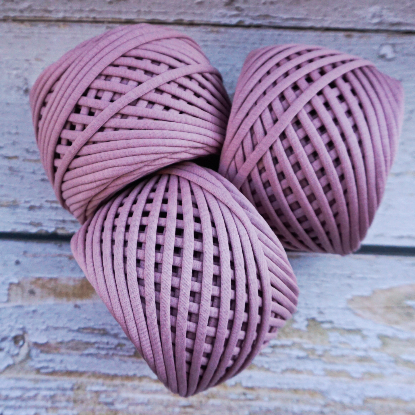 T-shirt yarn for crocheting baskets, bags, rugs and home decor. Dust rose