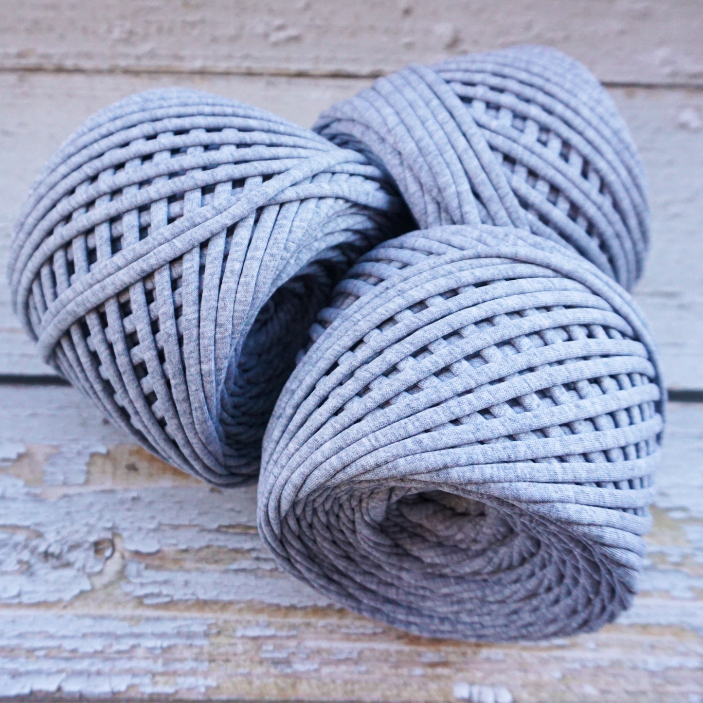 T-shirt yarn for crocheting baskets, bags, rugs and home decor. Jersey grey