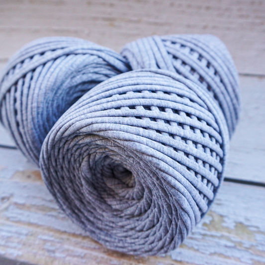 T-shirt yarn for crocheting baskets, bags, rugs and home decor. Jersey grey