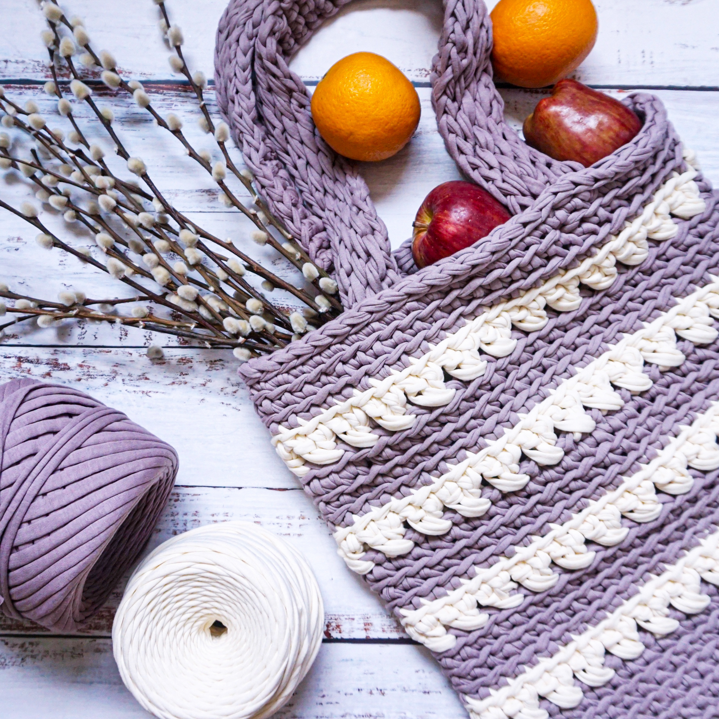 T-shirt yarn for crocheting baskets, bags, rugs and home decor. Nut