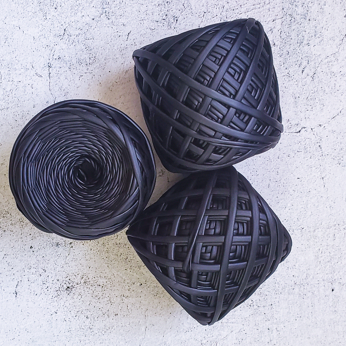 Leather looking T-shirt yarn for crocheting baskets, bags, rugs and home decor.