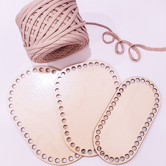 Bundle of t-shirt yarn and basket wooden rectangular with round edges base