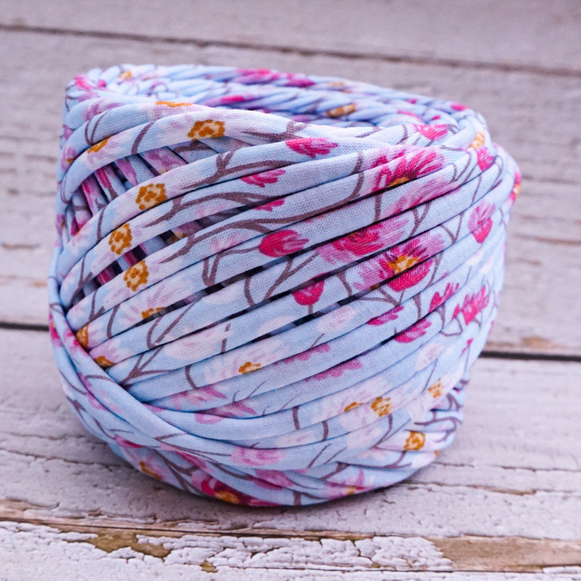 T-shirt yarn for crocheting baskets, bags, rugs and home decor. Flower –  Knitznpurlz