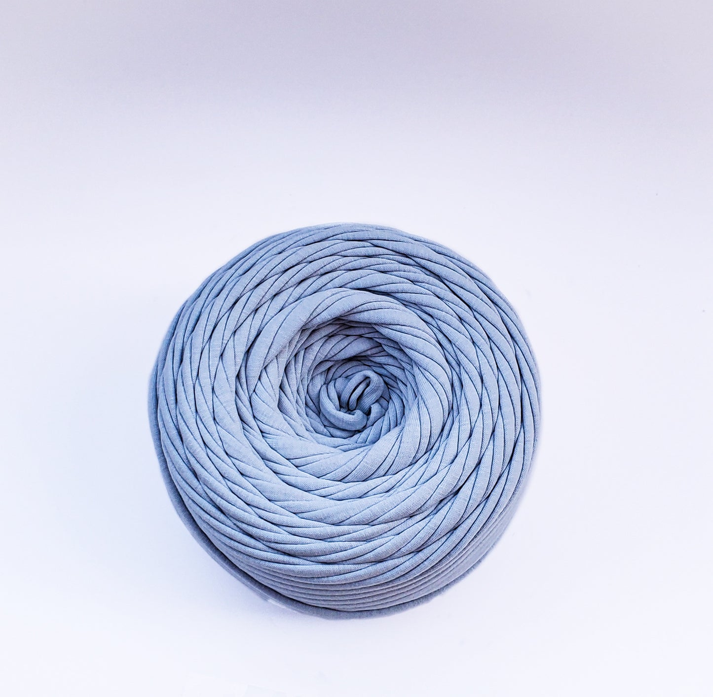 T-shirt yarn for crocheting baskets, bags, rugs and home decor. Bulky Yarn Silver blue