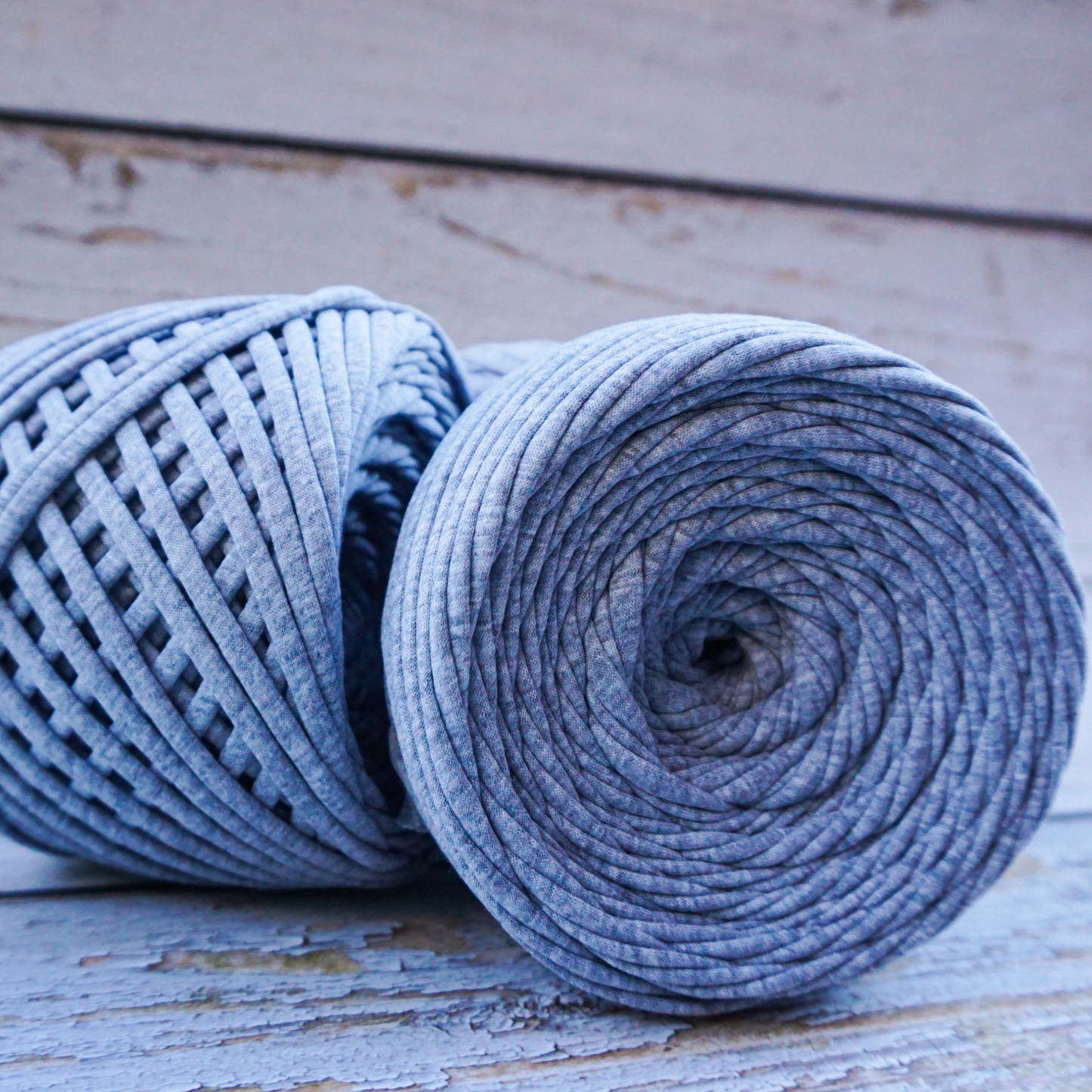 T-shirt yarn for crocheting baskets, bags, rugs and home decor. Jersey grey